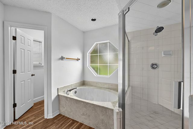 8426 COUNTRY BEND Circle W, Jacksonville, FL 32244