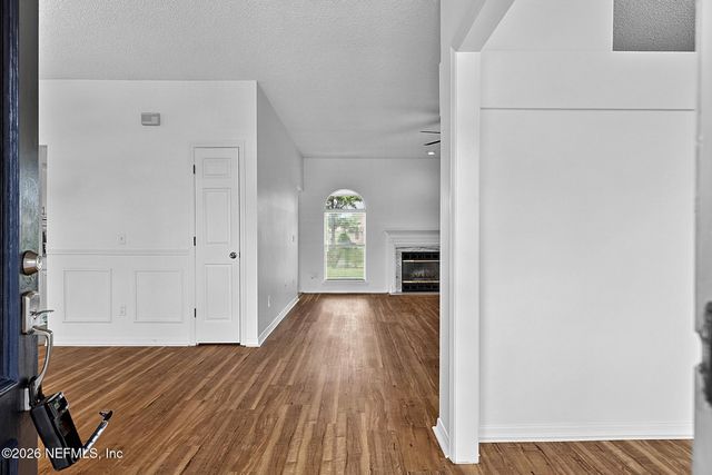 8426 COUNTRY BEND Circle W, Jacksonville, FL 32244