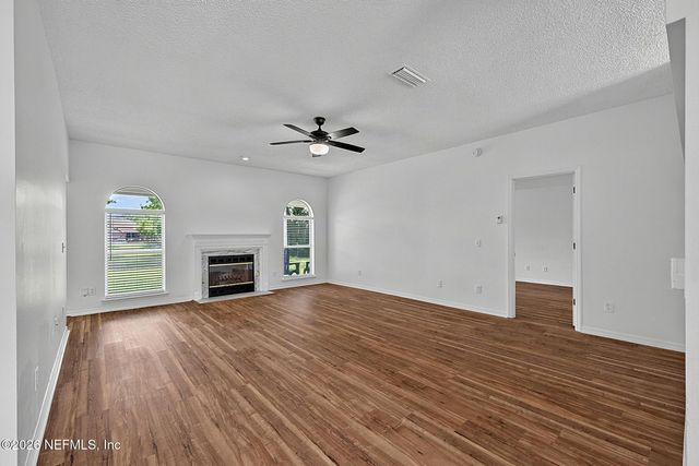 8426 COUNTRY BEND Circle W, Jacksonville, FL 32244