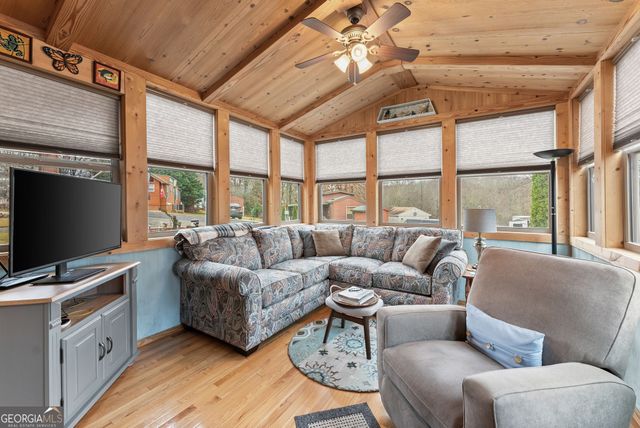 95 Stag Leap Drive, Cleveland, GA 30528