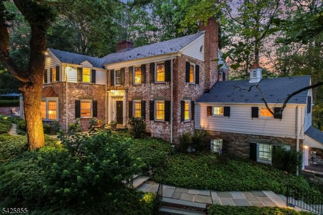 21 Hardwell Rd, Millburn Twp., NJ 07078