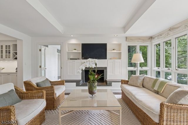 21 Hardwell Rd, Millburn Twp., NJ 07078