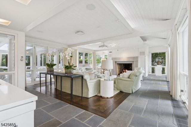 21 Hardwell Rd, Millburn Twp., NJ 07078