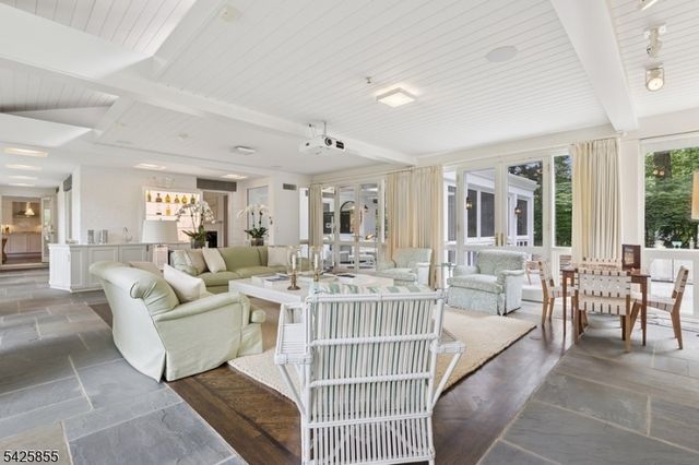 21 Hardwell Rd, Millburn Twp., NJ 07078