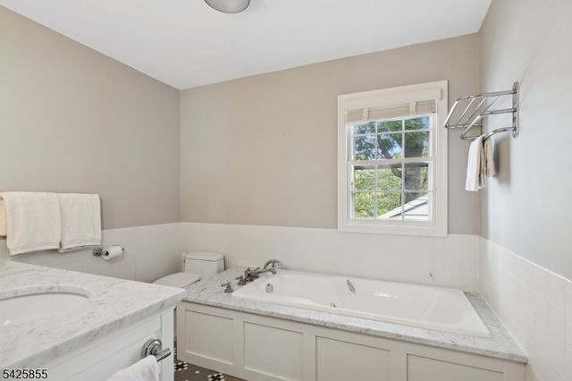 21 Hardwell Rd, Millburn Twp., NJ 07078