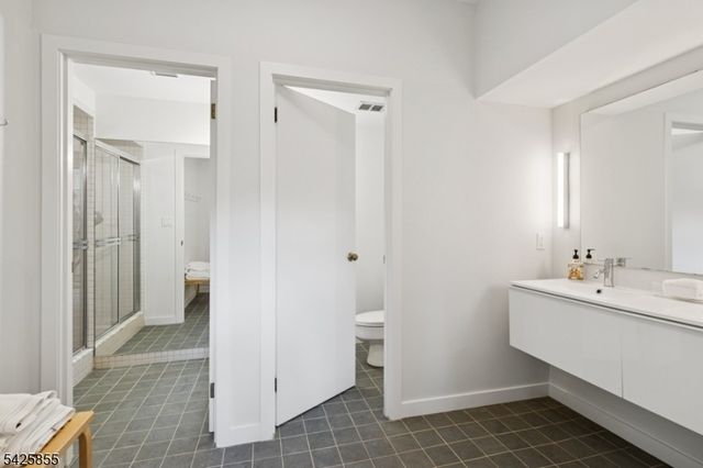 21 Hardwell Rd, Millburn Twp., NJ 07078