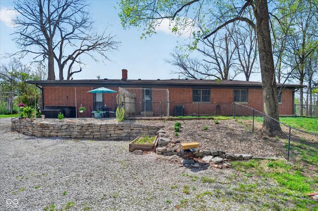 3955 S Smokey Row Road, Greenwood, IN 46143