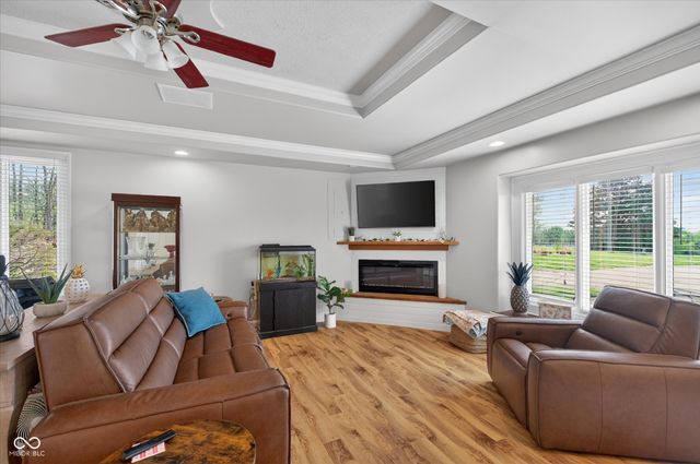 3955 S Smokey Row Road, Greenwood, IN 46143