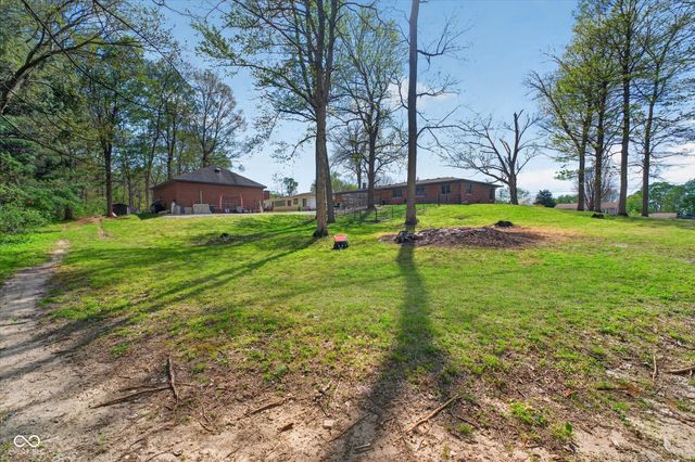 3955 S Smokey Row Road, Greenwood, IN 46143