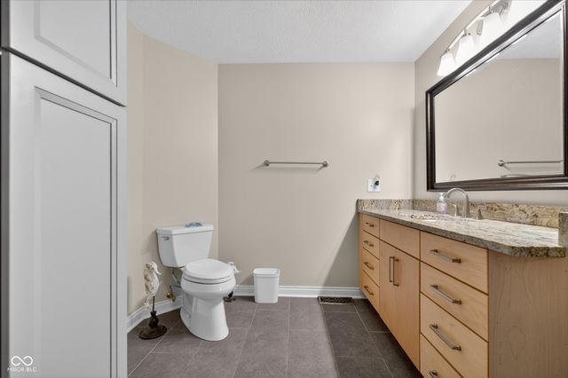 3955 S Smokey Row Road, Greenwood, IN 46143