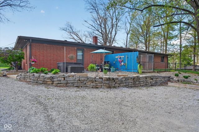 3955 S Smokey Row Road, Greenwood, IN 46143