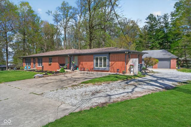 3955 S Smokey Row Road, Greenwood, IN 46143