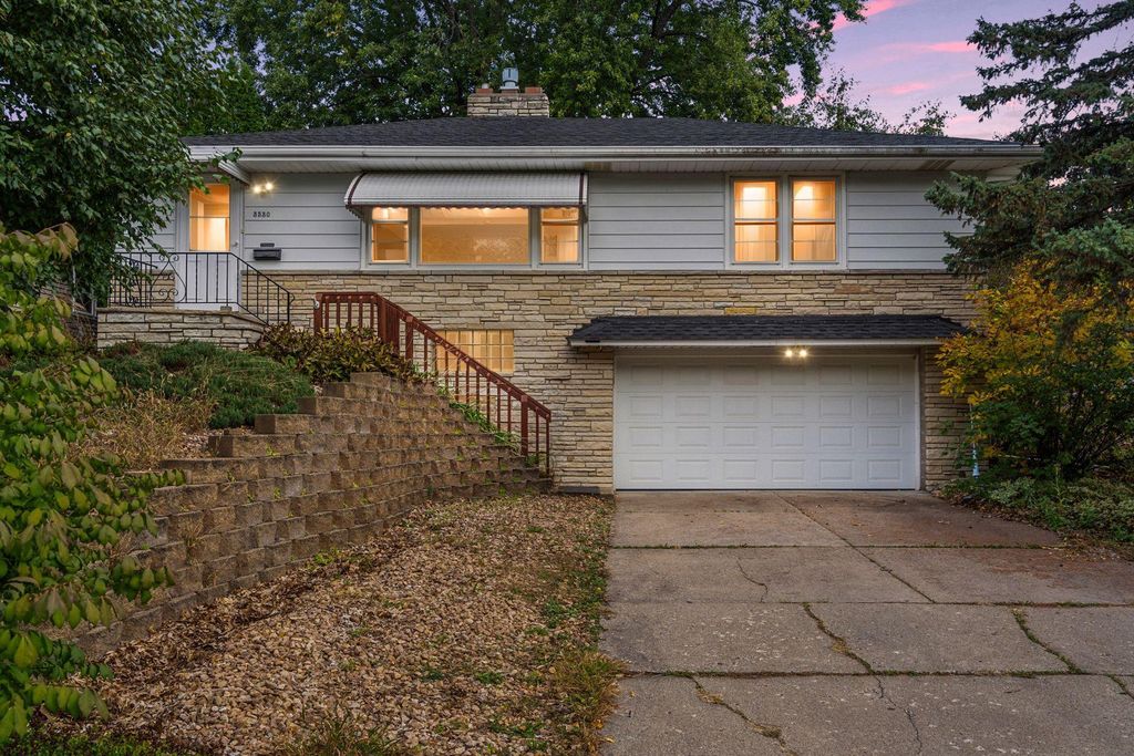 3530 Beard Avenue N, Robbinsdale, MN 55422