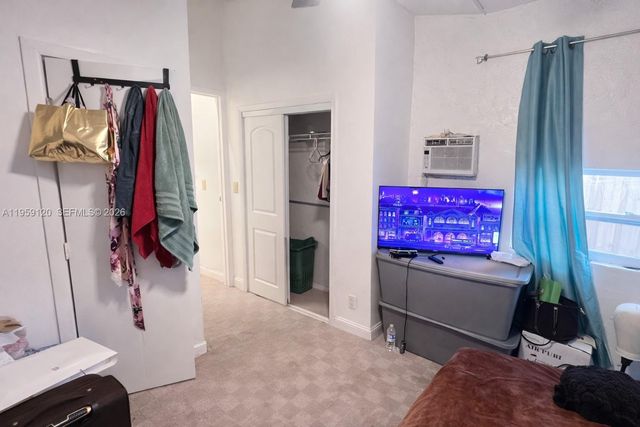 1411 SW 82nd Ave, North Lauderdale, FL 33068