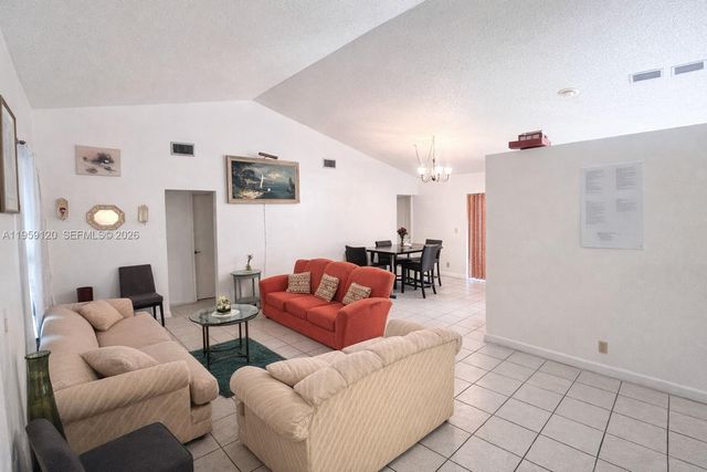 1411 SW 82nd Ave, North Lauderdale, FL 33068