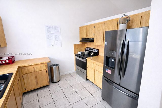 1411 SW 82nd Ave, North Lauderdale, FL 33068