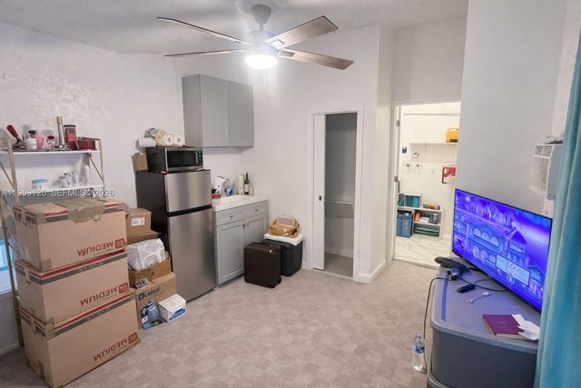 1411 SW 82nd Ave, North Lauderdale, FL 33068