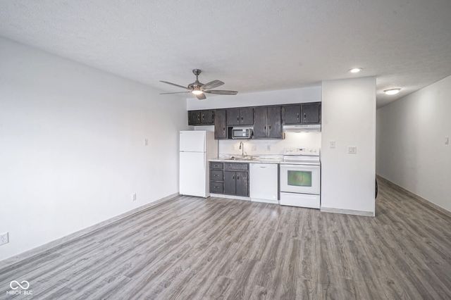 102 Clarendon Drive 506, Noblesville, IN 46062