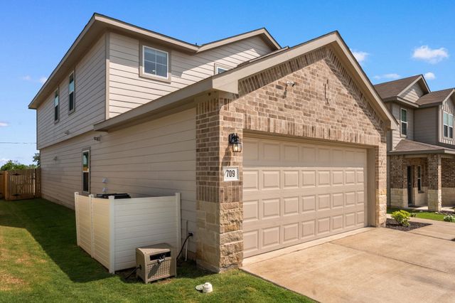709 Lake Sweetwater LN, Buda, TX 78610