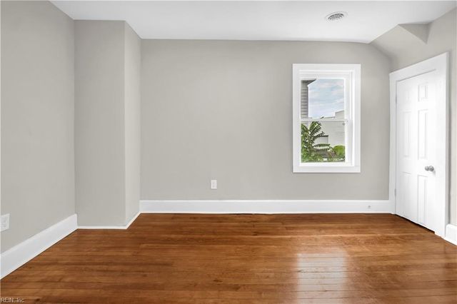 1042 W 35th St ST, Norfolk, VA 23508