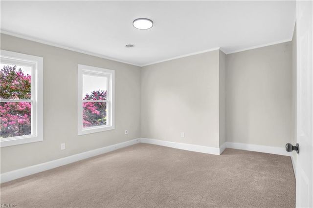 1042 W 35th St ST, Norfolk, VA 23508