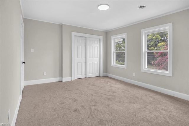 1042 W 35th St ST, Norfolk, VA 23508