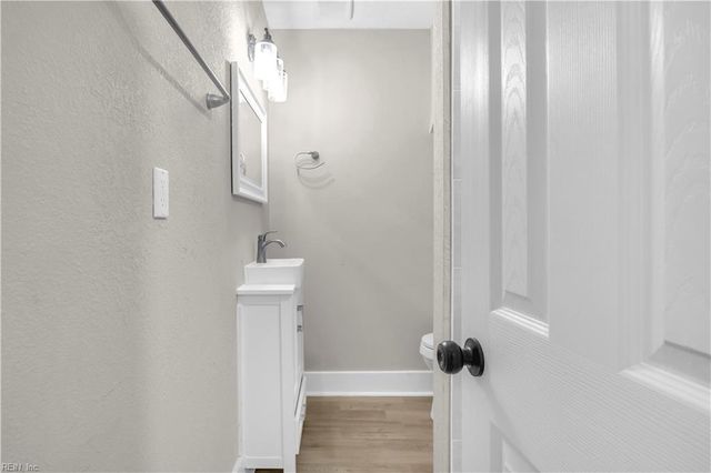 1042 W 35th St ST, Norfolk, VA 23508