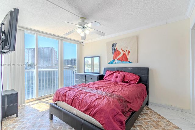 121 Golden Isles Dr 104, Hallandale Beach, FL 33009