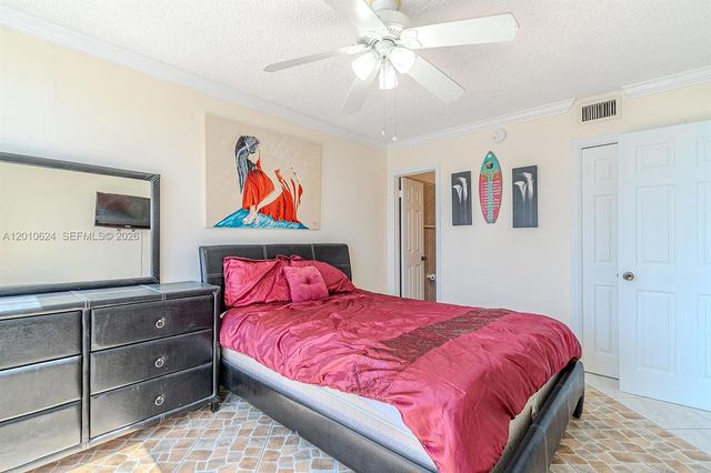 121 Golden Isles Dr 104, Hallandale Beach, FL 33009
