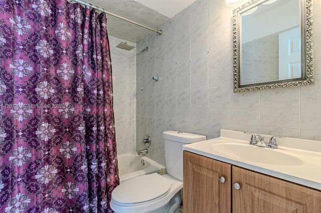 121 Golden Isles Dr 104, Hallandale Beach, FL 33009