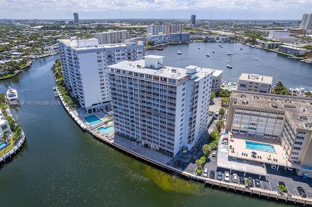 121 Golden Isles Dr 104, Hallandale Beach, FL 33009