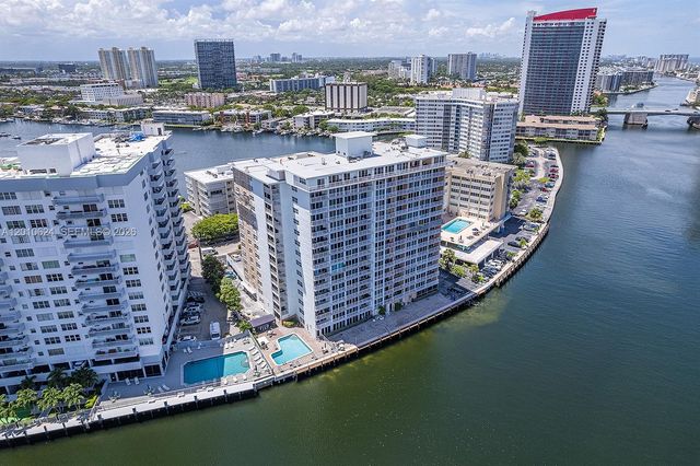 121 Golden Isles Dr 104, Hallandale Beach, FL 33009