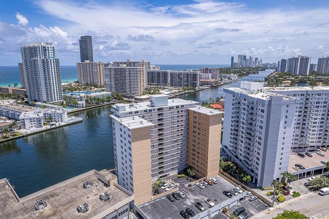 121 Golden Isles Dr 104, Hallandale Beach, FL 33009