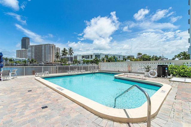 121 Golden Isles Dr 104, Hallandale Beach, FL 33009