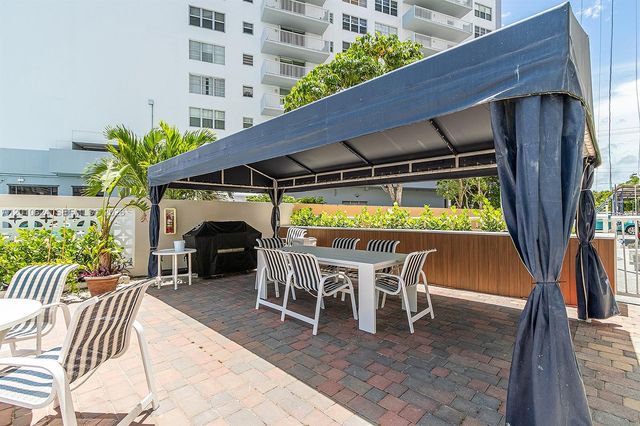 121 Golden Isles Dr 104, Hallandale Beach, FL 33009
