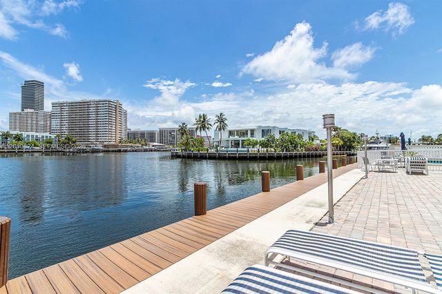 121 Golden Isles Dr 104, Hallandale Beach, FL 33009
