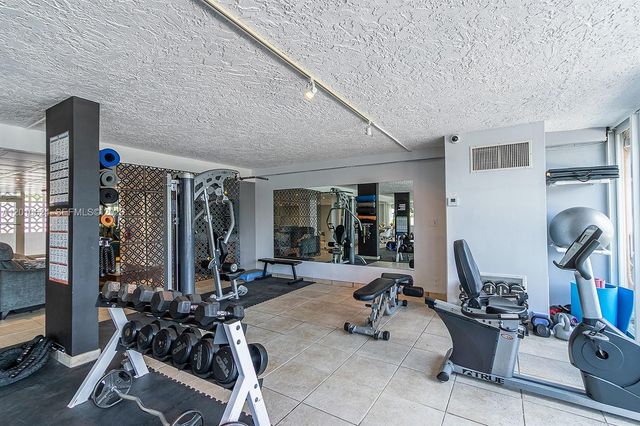 121 Golden Isles Dr 104, Hallandale Beach, FL 33009