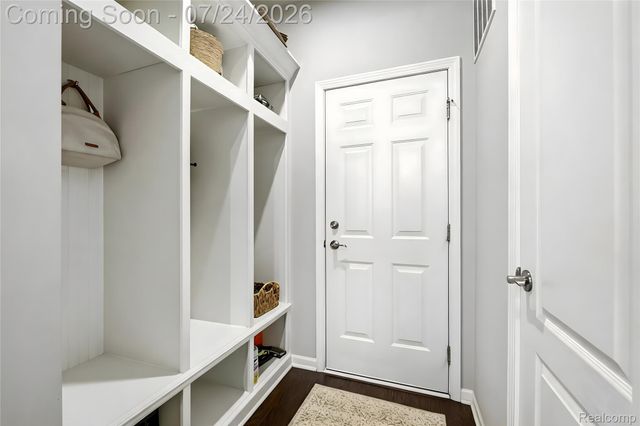 4691 Broomfield Way 5, Orion Charter Township, MI 48359