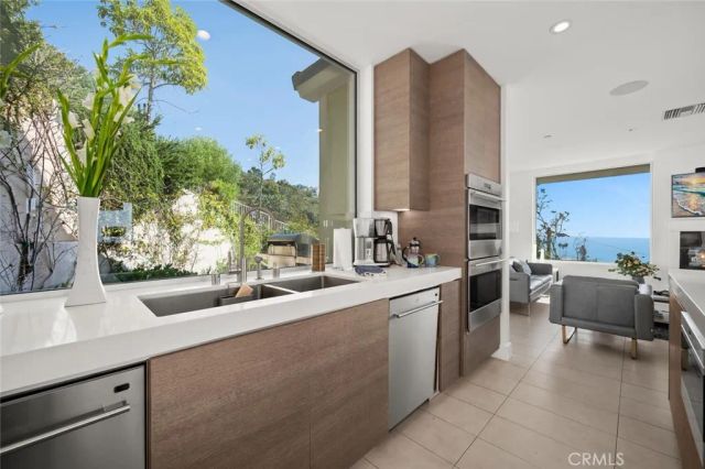 2300 Crestview, Laguna Beach, CA 92651