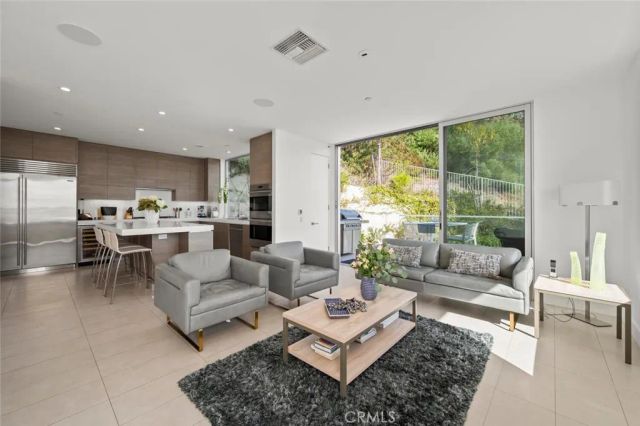 2300 Crestview, Laguna Beach, CA 92651