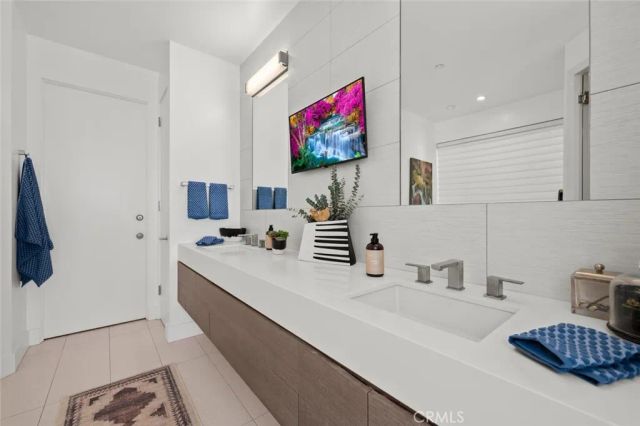 2300 Crestview, Laguna Beach, CA 92651