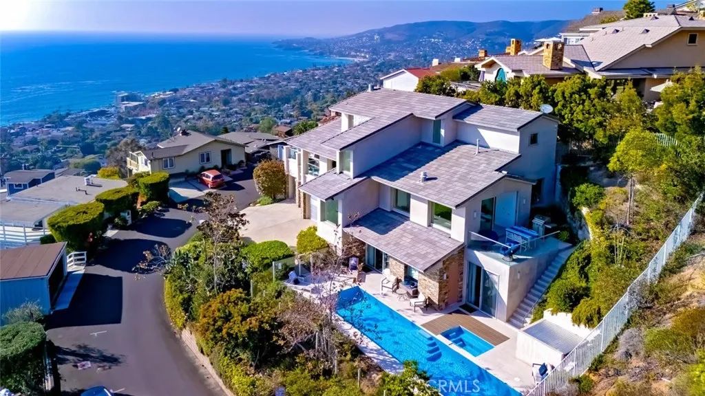 2300 Crestview, Laguna Beach, CA 92651