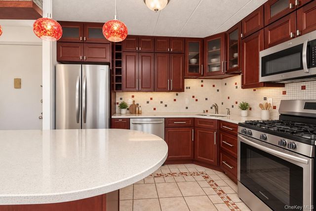 3220 Fairfield Avenue 7B, Bronx, NY 10463