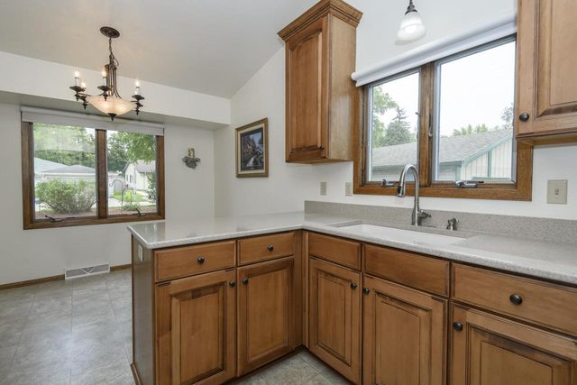 1815 Haymarket ROAD, Waukesha, WI 53189