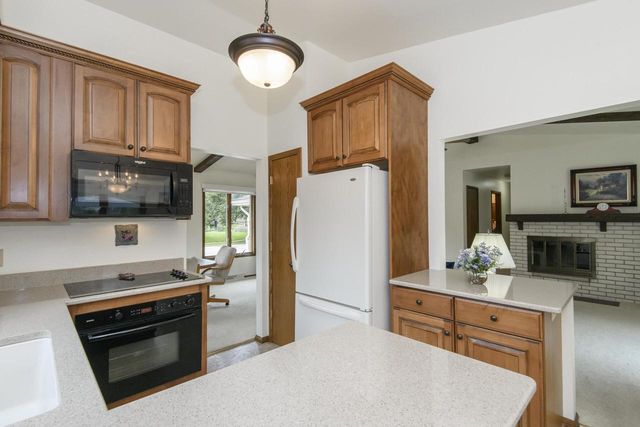 1815 Haymarket ROAD, Waukesha, WI 53189