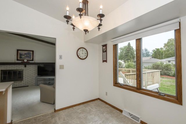 1815 Haymarket ROAD, Waukesha, WI 53189