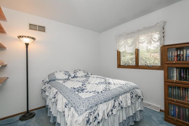 1815 Haymarket ROAD, Waukesha, WI 53189