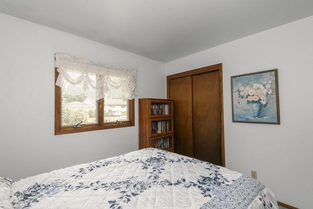 1815 Haymarket ROAD, Waukesha, WI 53189
