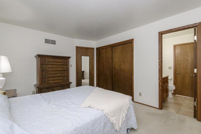 1815 Haymarket ROAD, Waukesha, WI 53189
