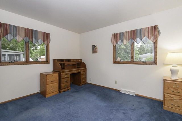 1815 Haymarket ROAD, Waukesha, WI 53189
